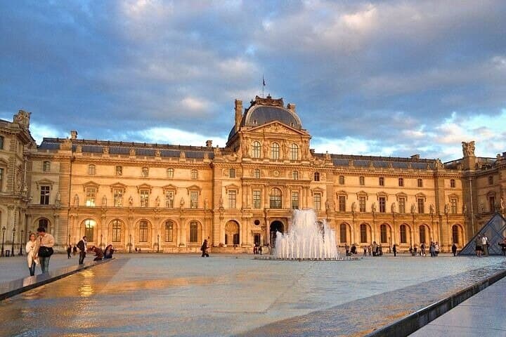 Hassle-Free Round-Trip Transfer from Le Havre to Paris photo 3