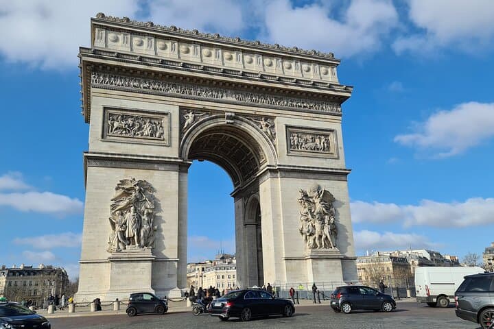 Hassle-Free Round-Trip Transfer from Le Havre to Paris photo 5