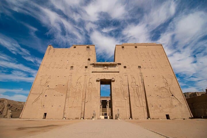 Aswan to Luxor: 4-Day Nile Cruise with Abu Simbel Excursion photo 2