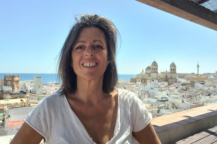 Live Like a Local in Cádiz: French-Language Walking Tour of Neighborhood Life photo 3