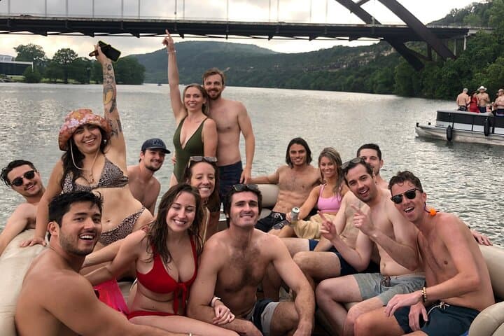 Private 2-Hour Scenic Boat Cruise on Lake Austin: Experience Austin’s Iconic Waterfront photo 4