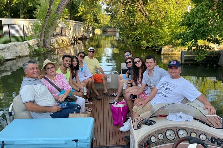 Private 2-Hour Scenic Boat Cruise on Lake Austin: Experience Austin’s Iconic Waterfront photo 2