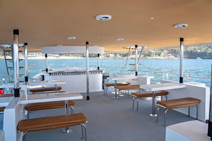 ChicaFUN 5 Private Yacht Charter — 4-Hour All-Inclusive Adventure in Puerto Vallarta photo 6