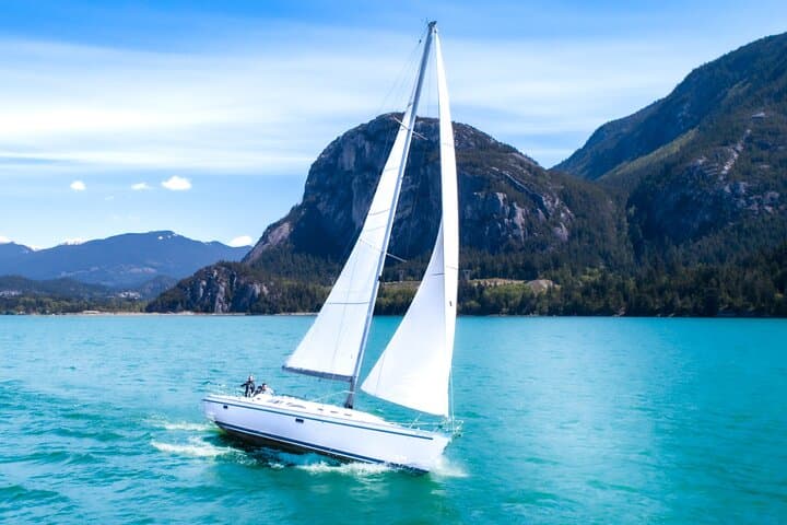Sailing Howe Sound: An Afternoon Adventure from Squamish to Stunning Fjords