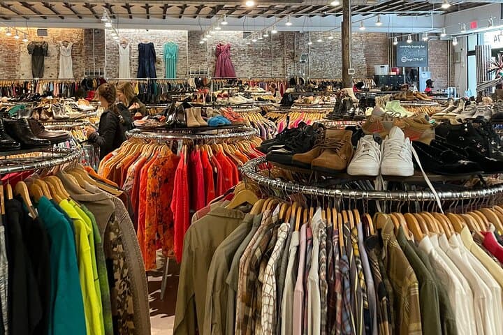 Williamsburg & Greenpoint Vintage Shopping Tour — Secondhand Finds in Brooklyn