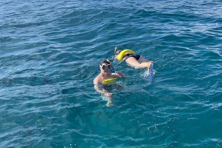 Private Waikiki Boat Cruise: Snorkel, Sightseeing & Marine Life photo 5