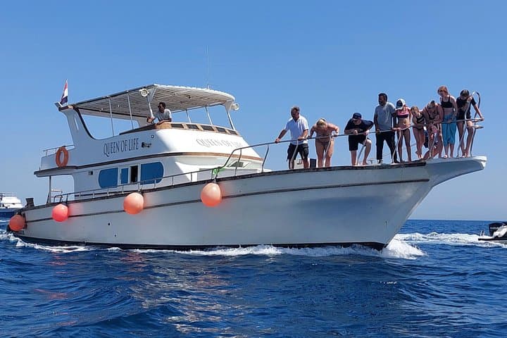 Hurghada Private Full-Day Snorkeling Charter to Dolphin House & Giftun Islands photo 4