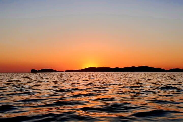 Sunset Sail in Alghero: 2-Hour Aperitif Cruise to Maddalenetta photo 3