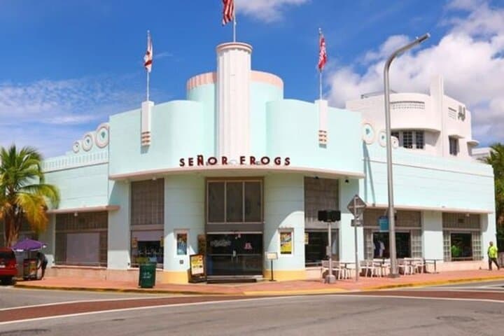 Private Miami Art Deco Walking Tour: South Beach Architecture & Versace Mansion photo 3