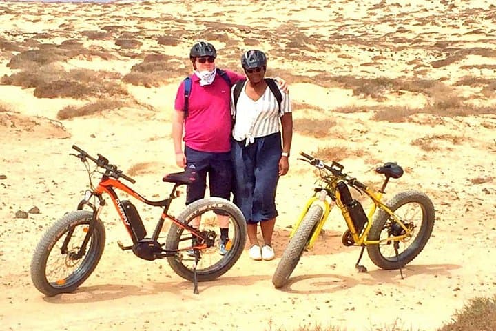 Corralejo Fat E‑Bike Adventure: Calderón Hondo, Fossil Dunes & El Cotillo Lagoons photo 4