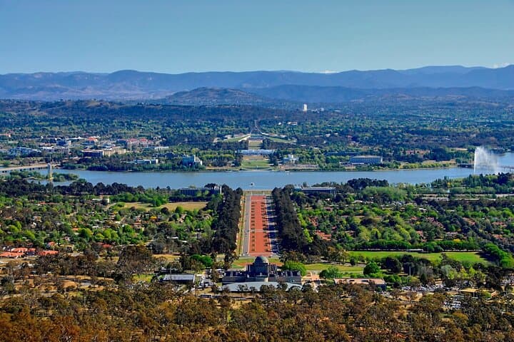 Private Full-Day Canberra Tour: Mount Ainslie, Parliament & War Memorial photo 6