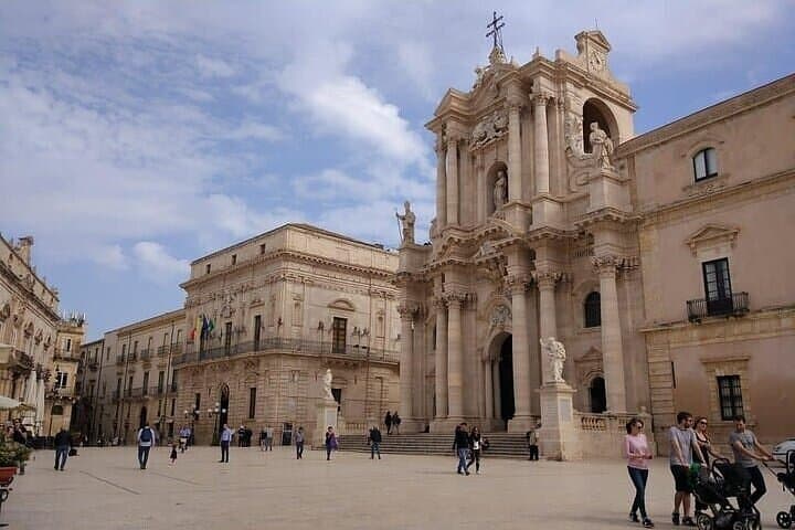 Private Transfer Syracuse to Taormina — Direct Rides & Scenic Stops photo 5