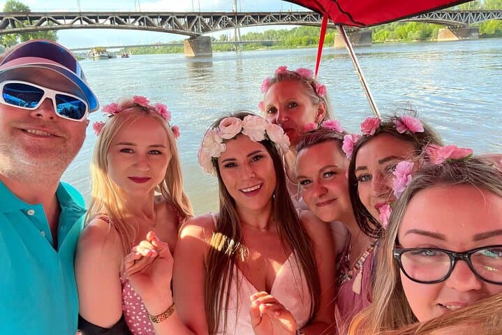 Private 2-Hour Vistula Motorboat Cruise in Warsaw: Skyline, Bridges & Riverside Life photo 4