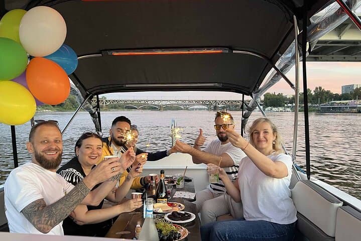 Private 2-Hour Vistula Motorboat Cruise in Warsaw: Skyline, Bridges & Riverside Life photo 5