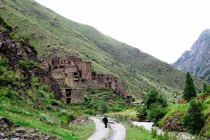 Shatili & Mutso Full-Day Jeep Tour: Khevsureti's Medieval Towers and Mountain Passes photo 3
