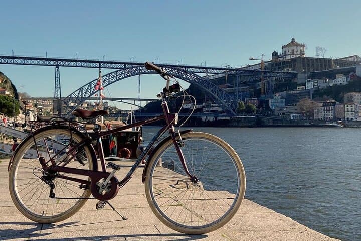 Porto Bike Rental — Explore Downtown to Foz by Bicycle