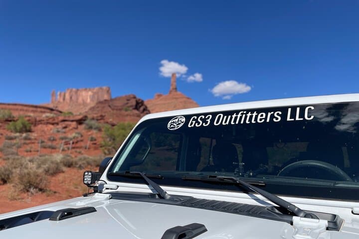 Conquer Hell’s Revenge: Moab’s Ultimate Private 4x4 Jeep Adventure photo 4