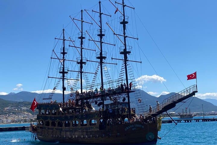 Pirate Boat & Foam Party: Alanya Swim-Cave Excursion with Lunch photo 4