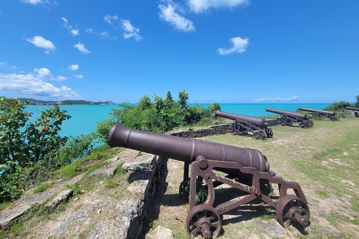 Private Antigua Island Tour: Nelson's Dockyard, Devil's Bridge & Shirley Heights photo 2
