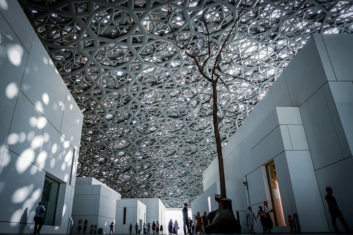 Private Abu Dhabi Day Tour: Sheikh Zayed, Louvre & Emirates Palace photo 3