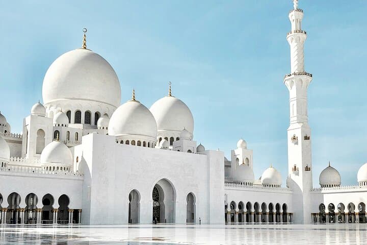 Private Abu Dhabi Day Tour: Sheikh Zayed, Louvre & Emirates Palace photo 6