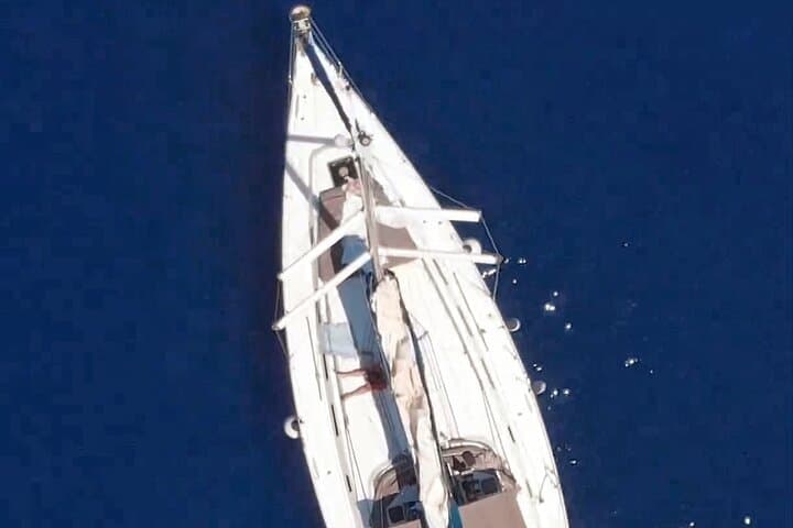 Private Sailing and SUP in Barcelona: Coastal Views, Drinks & Appetizers photo 4