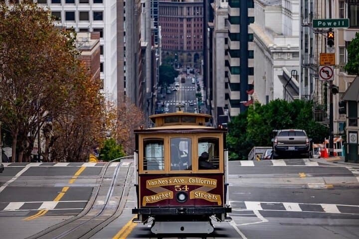 SFO Airport Pickup with 4-Hour Private San Francisco Sightseeing by SUV photo 4