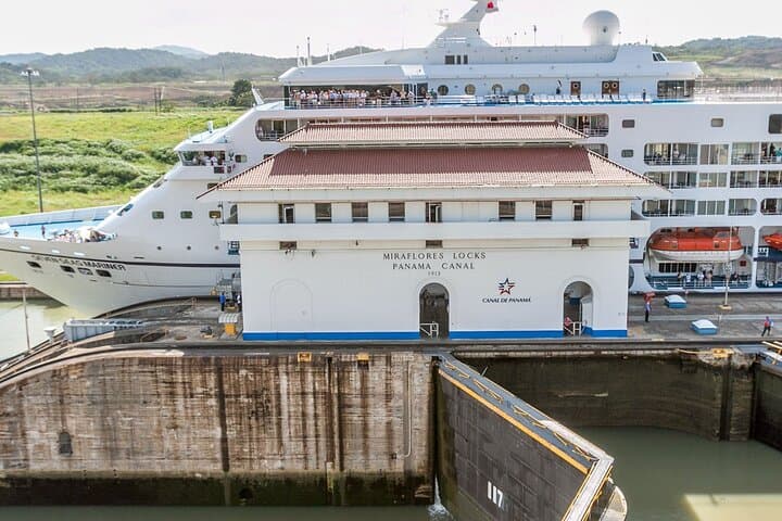 Panama Canal Combo: Miraflores & Agua Clara Locks Tour Guide photo 5