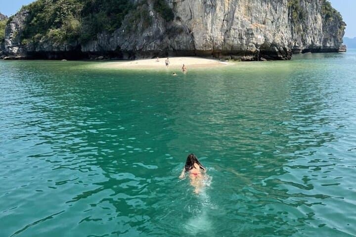 Lan Ha Bay Full-Day Boat Tour: Kayak Cai Beo, Swim Ba Trai Dao & Sunset Cruise photo 3