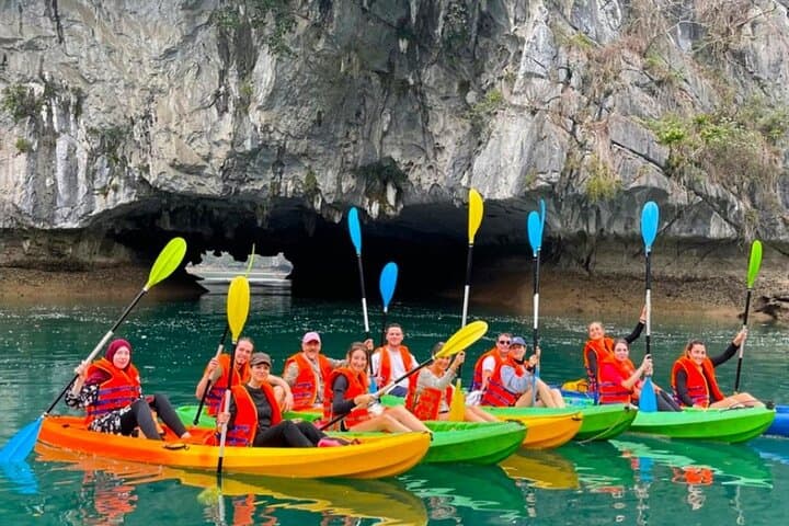 Lan Ha Bay Full-Day Boat Tour: Kayak Cai Beo, Swim Ba Trai Dao & Sunset Cruise photo 6