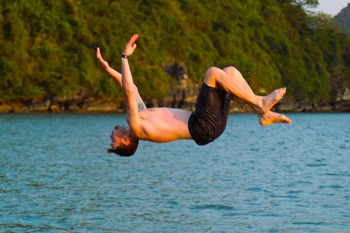 Lan Ha Bay Full-Day Boat Tour: Kayak Cai Beo, Swim Ba Trai Dao & Sunset Cruise photo 4