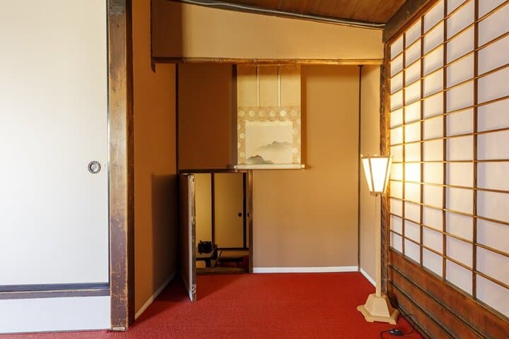 Kanazawa Ninja Temple E-Bike Tour: Cycle Through Samurai Streets and Secret Passages photo 3