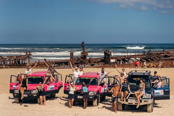 Fraser Island 2-Day Tagalong: 4WD Lakes, Shipwrecks & Rainforest