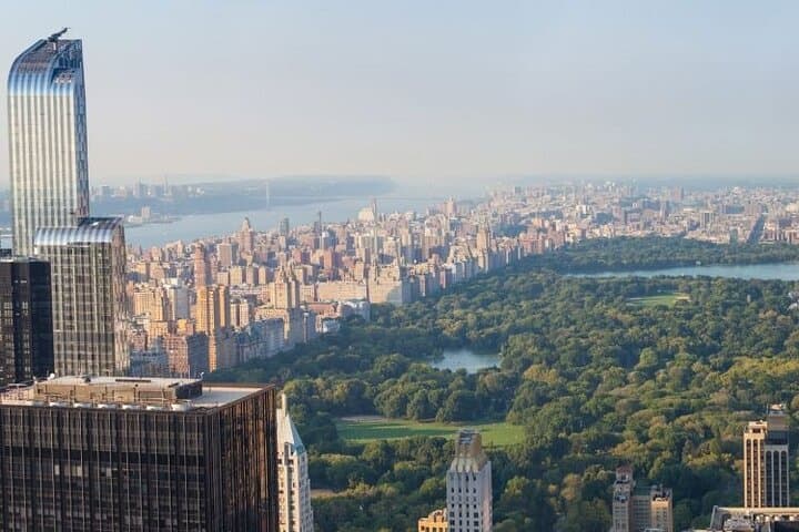 Manhattan in a Day: 30+ NYC Sights Walking Tour (Kids Free) photo 2