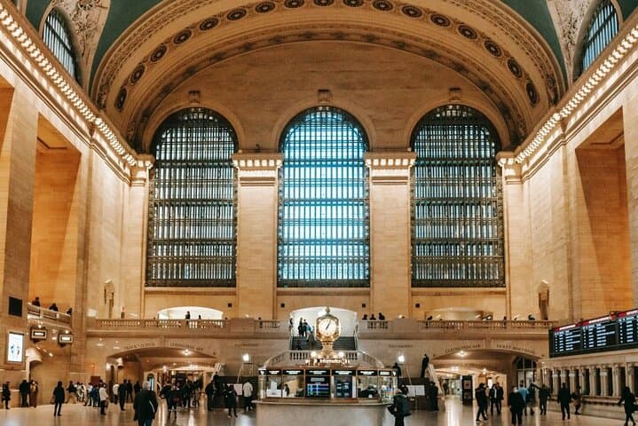 Manhattan in a Day: 30+ NYC Sights Walking Tour (Kids Free) photo 3