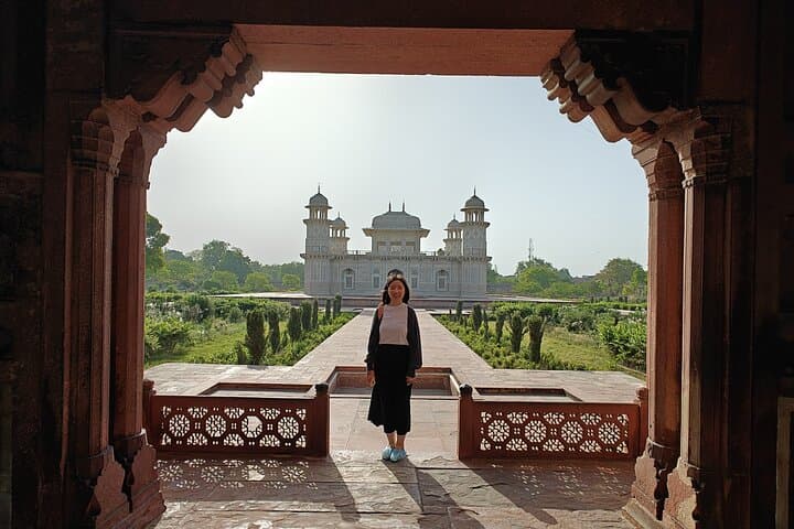 same-day-agra-taj-mahal-agra-fort-baby-taj-private-car-tour photo 3