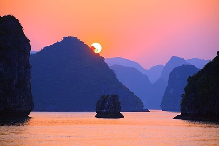 Sunset Kayak & Swim in Lan Ha Bay: 3-Hour Tour from Cat Ba photo 4