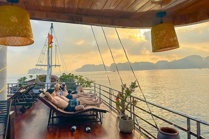 Sunset Kayak & Swim in Lan Ha Bay: 3-Hour Tour from Cat Ba photo 6
