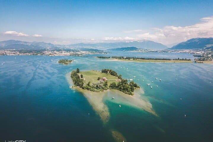 Zurich to Rapperswil & Ufnau Island — Lake Zurich Day Trip through Roses and History photo 3