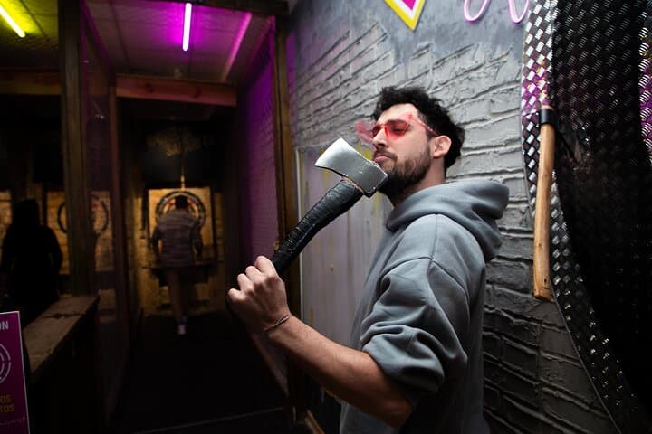Hurling Steel in Madrid: 1-Hour Axe Throwing Session