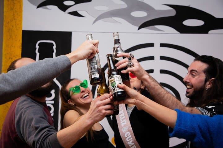 Axe Throwing Birthday Session in Madrid — 2-Hour Urban Axe Bar Experience photo 6