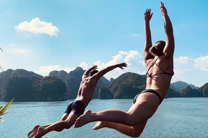Lan Ha Bay Full-Day Cruise from Cat Ba: Kayak, Swim & Explore Dark Cave photo 3