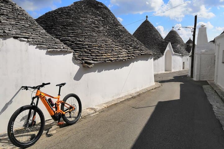 E-bike Through Itria Valley: Alberobello, Locorotondo & Vineyard Wine Tasting