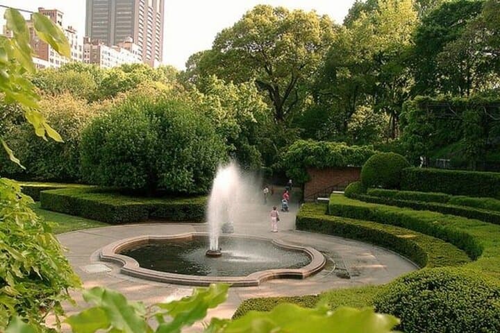 Central Park Guided Walking Tour: Secrets, Gardens, and City Views photo 5