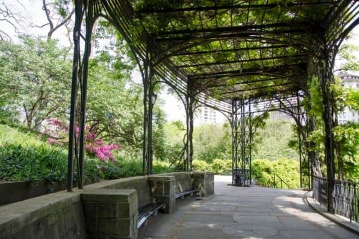 Central Park Guided Walking Tour: Secrets, Gardens, and City Views photo 6