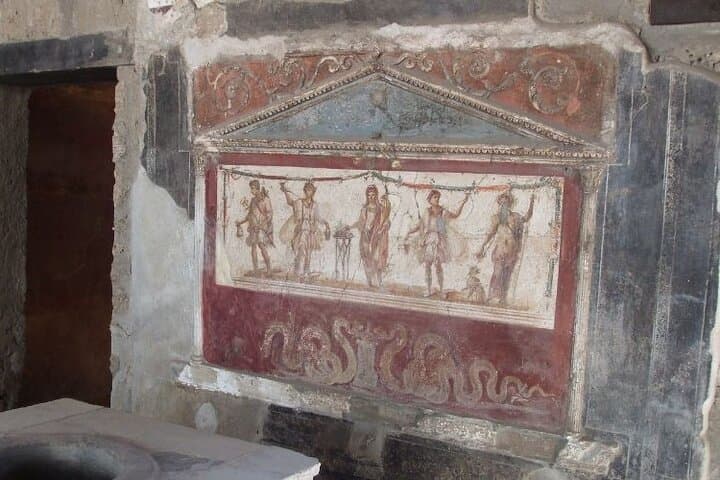 Skip-the-Line Pompeii and Bosco dei Medici Winery Day Tour from Sorrento photo 3