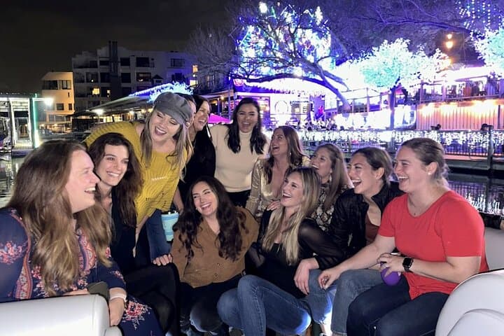 Lake Austin Lights Shared Boat Cruise: Mozart's Holiday Light Show photo 4