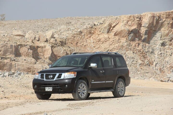 Dubai Private Full-Day Luxury Car and Driver — Comfort, Flexibility & Local Navigation photo 2
