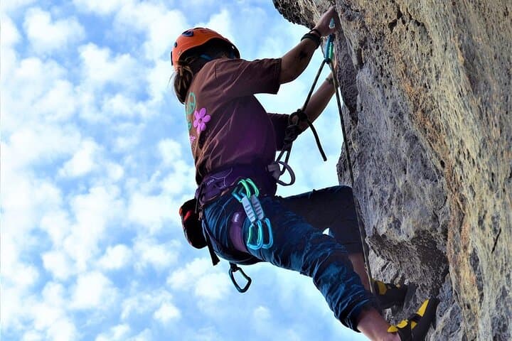 All-Day Guided Rock Climbing Near Izmir — Multi-Grade Cliffs at Kaynaklar, Sarıkaya & Gökdere photo 2