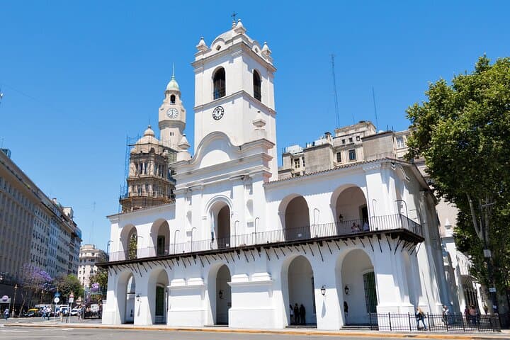 Private Art & Museums Tour in Buenos Aires — MALBA, Bellas Artes & Recoleta Galleries photo 3